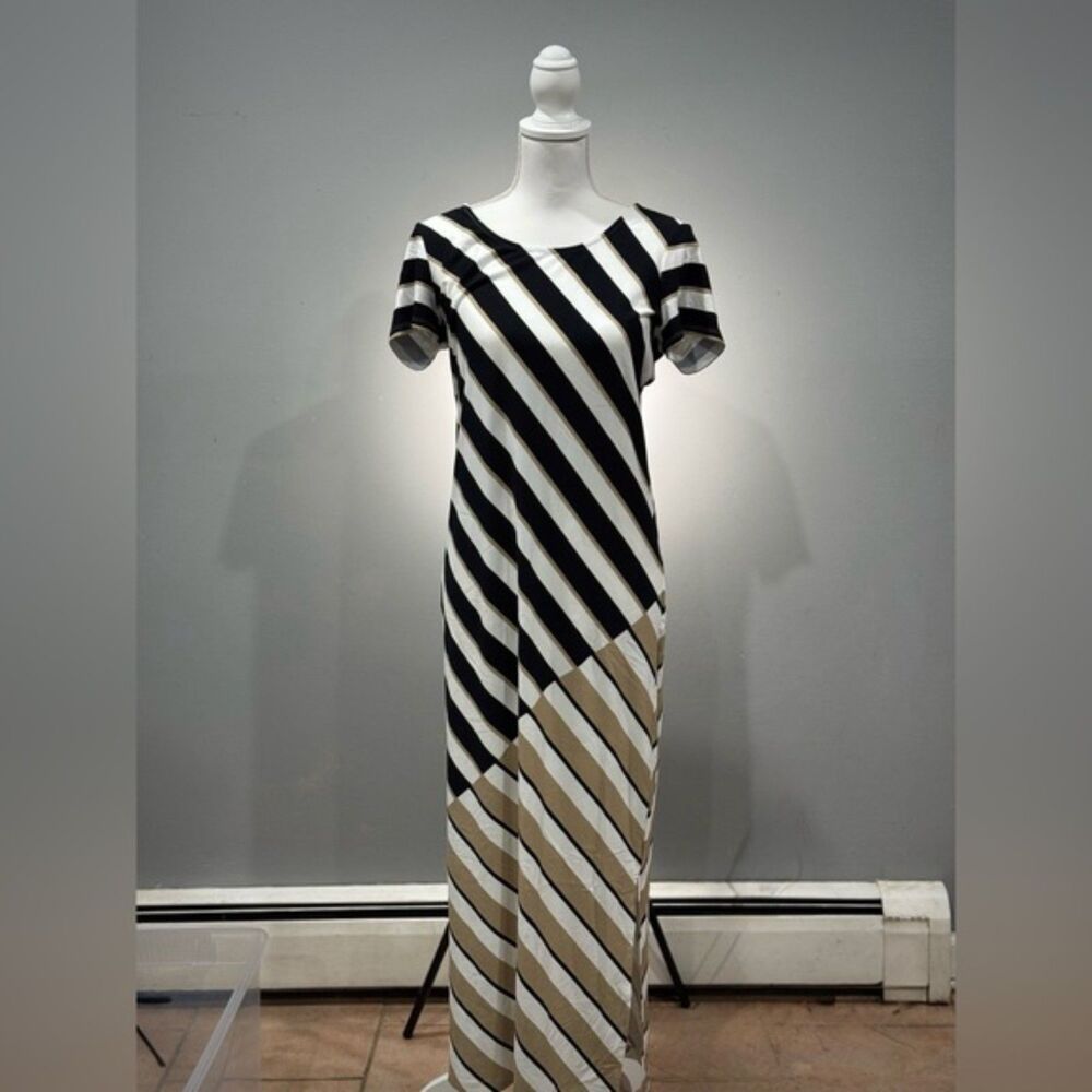 SALE! Neutral Chico’s Striped S/S Maxi Dress Size 4 EUC